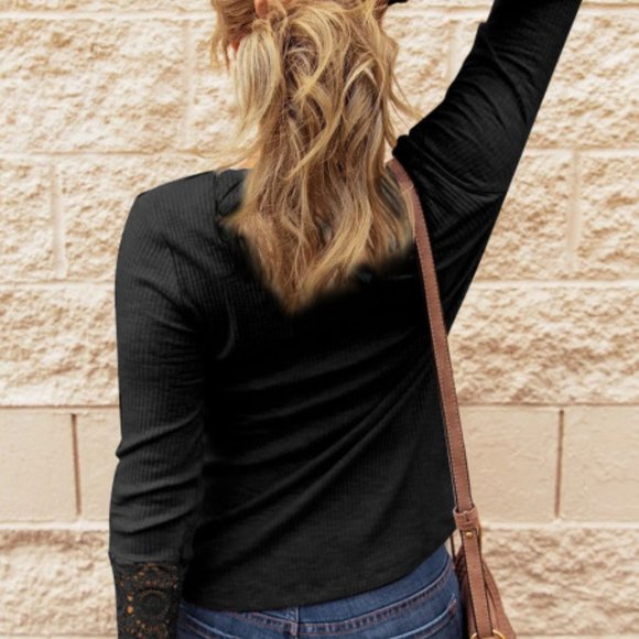 💜 New Black Crochet Lace Sleeve Top - Picture 3 of 5